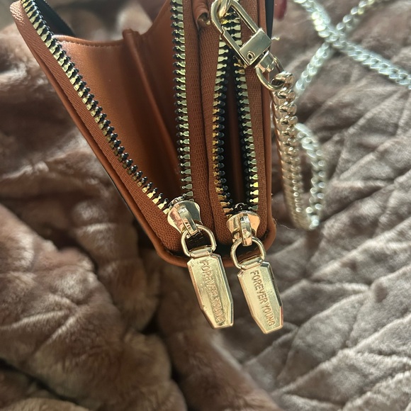 Cream and Tan Crossbody Bag - Picture 8 of 9